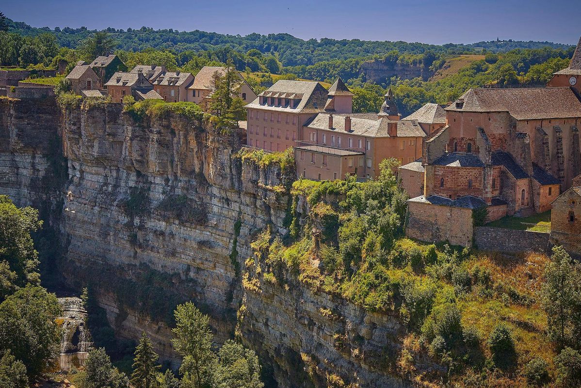 Camping Domaine des Tours, France, Aveyron, Saint-Amans-des-Cots