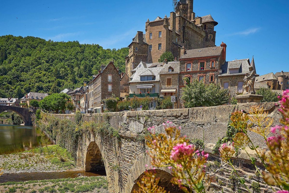 Camping Domaine des Tours, France, Aveyron, Saint-Amans-des-Cots