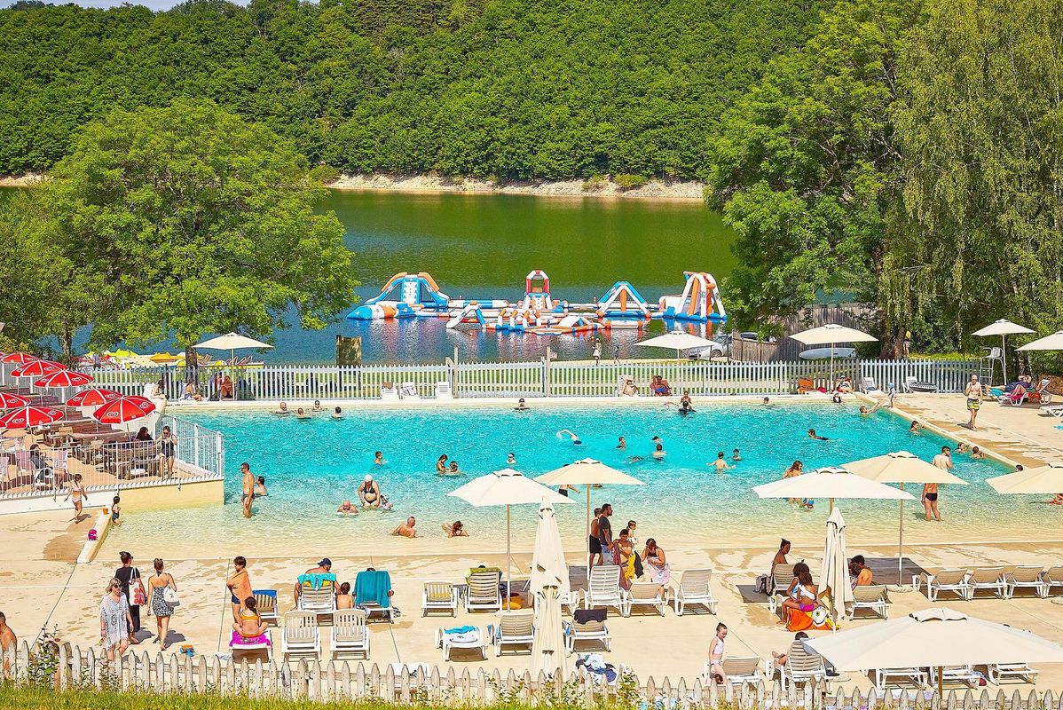 Camping Domaine des Tours, France, Aveyron, Saint-Amans-des-Cots