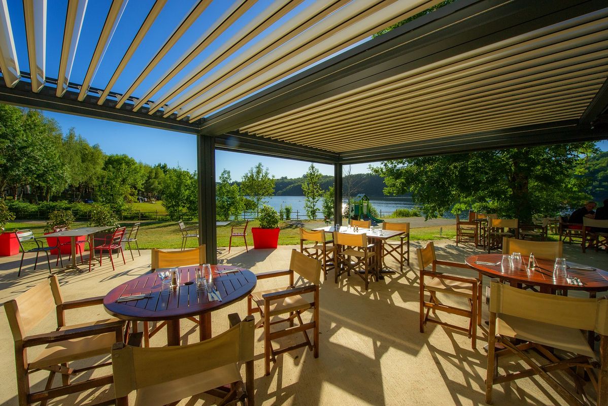 Camping Domaine des Tours, France, Aveyron, Saint-Amans-des-Cots