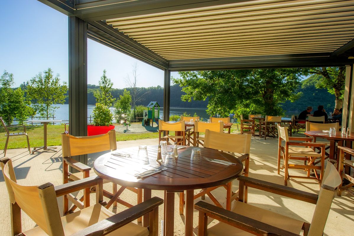 Camping Domaine des Tours, France, Aveyron, Saint-Amans-des-Cots