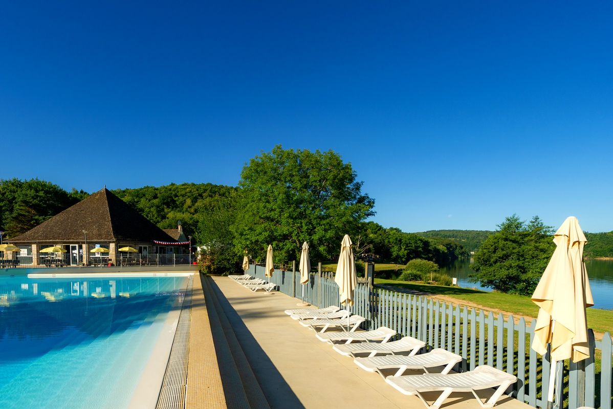 Camping Domaine des Tours, France, Aveyron, Saint-Amans-des-Cots