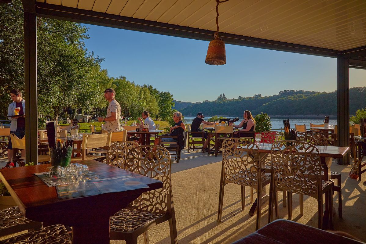 Camping Domaine des Tours, France, Aveyron, Saint-Amans-des-Cots