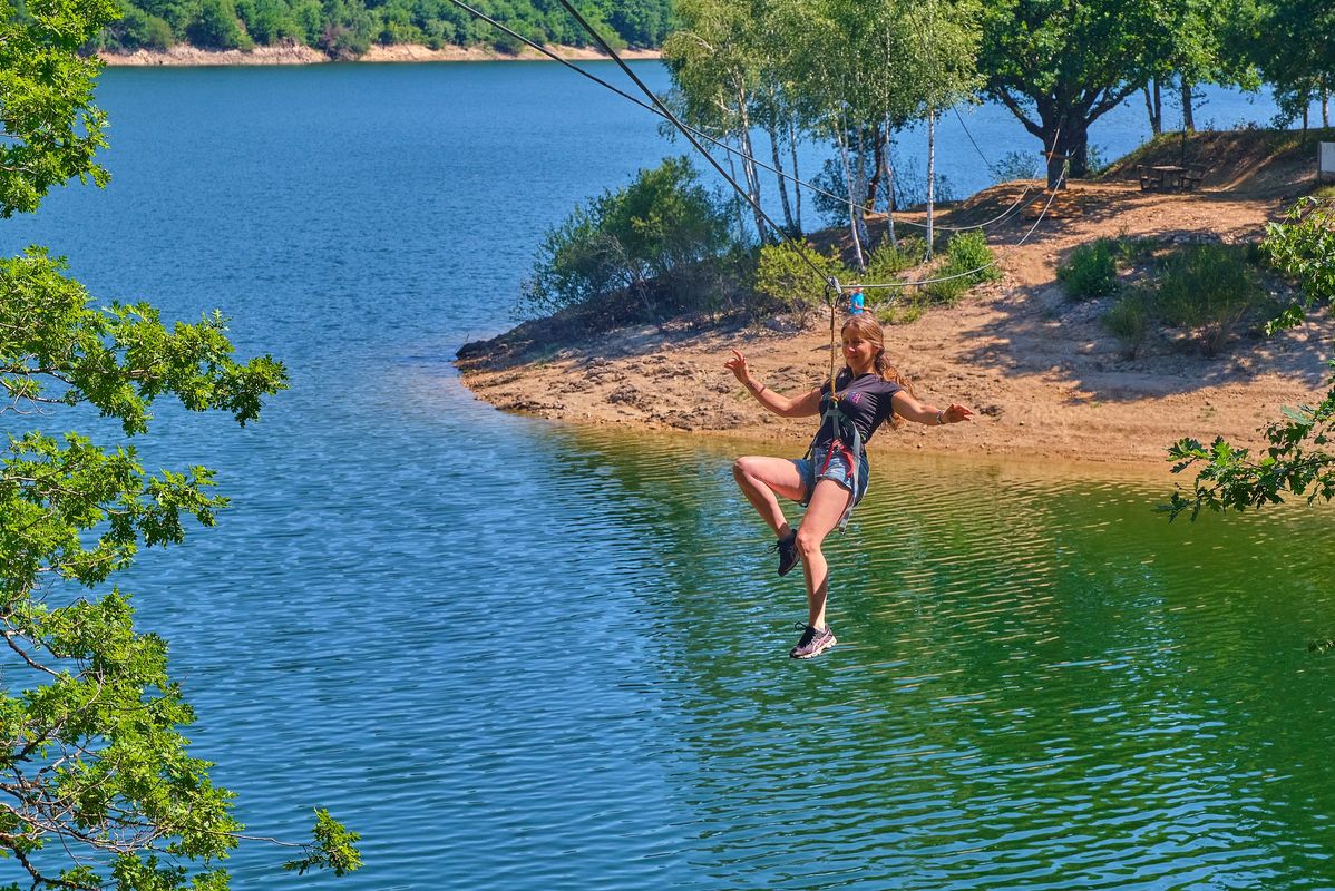 Camping Domaine des Tours, France, Aveyron, Saint-Amans-des-Cots