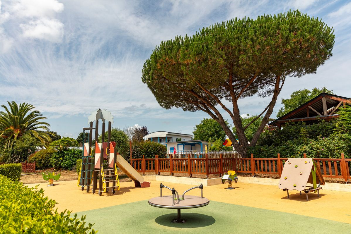 Camping Le Helles, France, Bretagne, Combrit