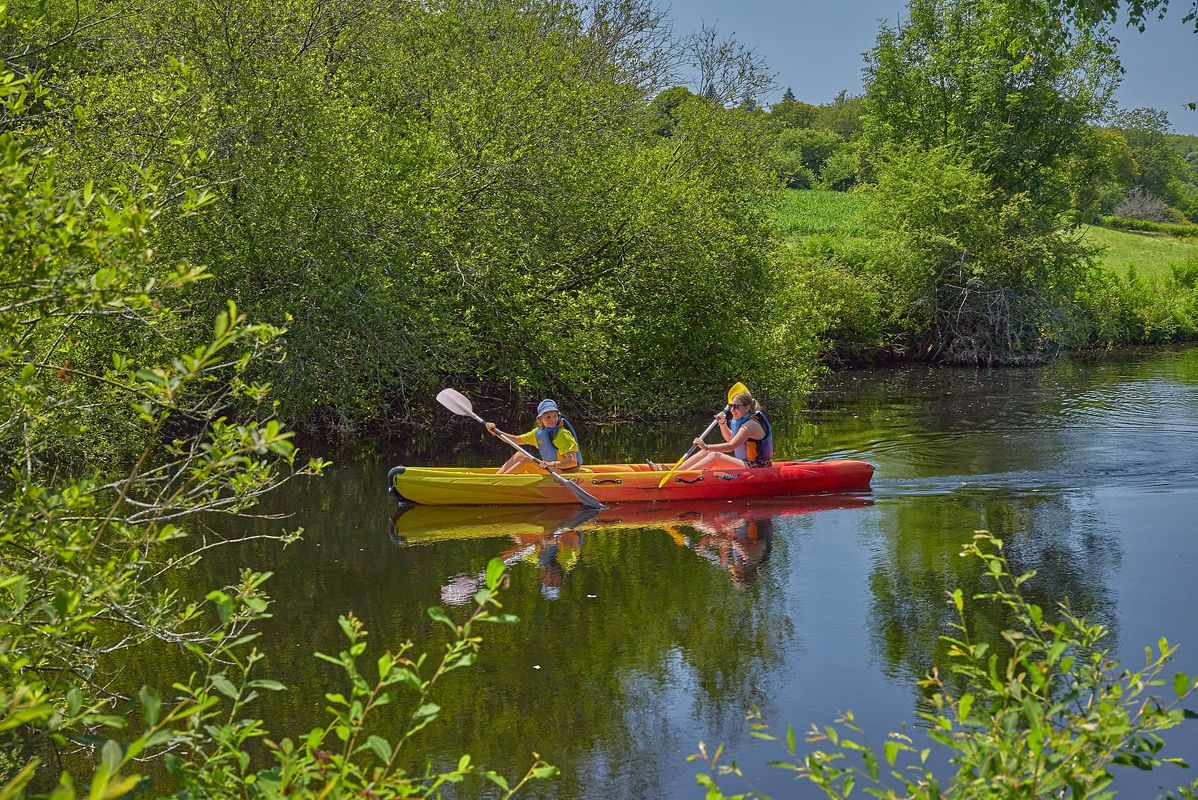 Louez un kayak sur le camping et partez à la découverte des alentours ! - Camping Ty Nadan, France, Bretagne, Locunolé