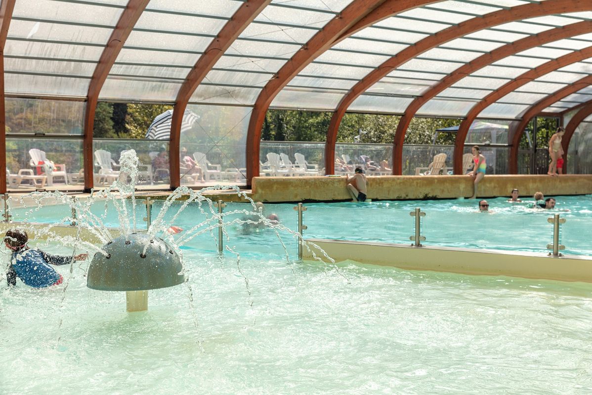 Camping Le Val d'Ussel, France, Dordogne - Périgord, Proissans - Sarlat