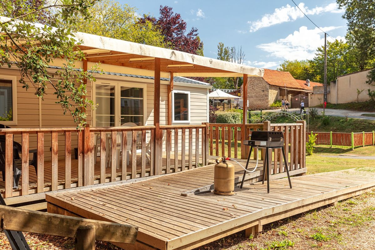 Camping Le Val d'Ussel, France, Dordogne - Périgord, Proissans - Sarlat