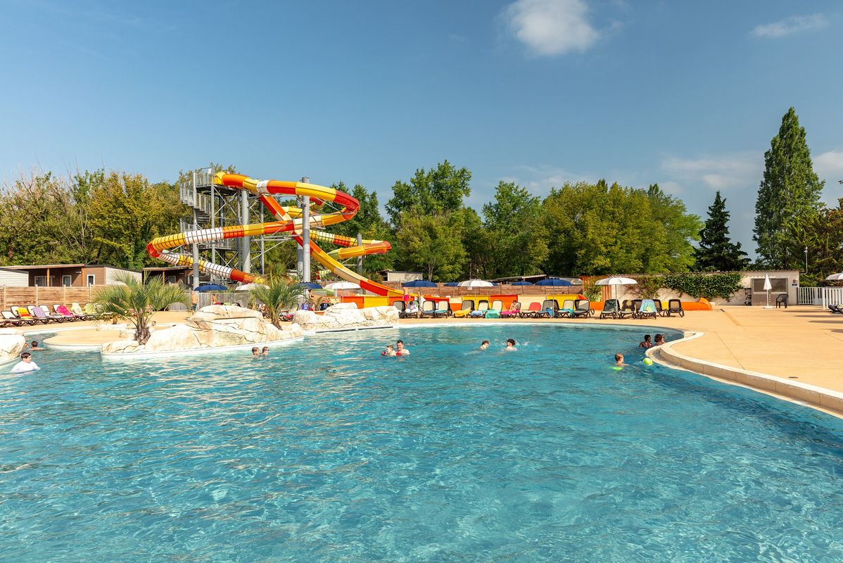 Campsite Château de Fonrives, France, Dordogne - Périgord