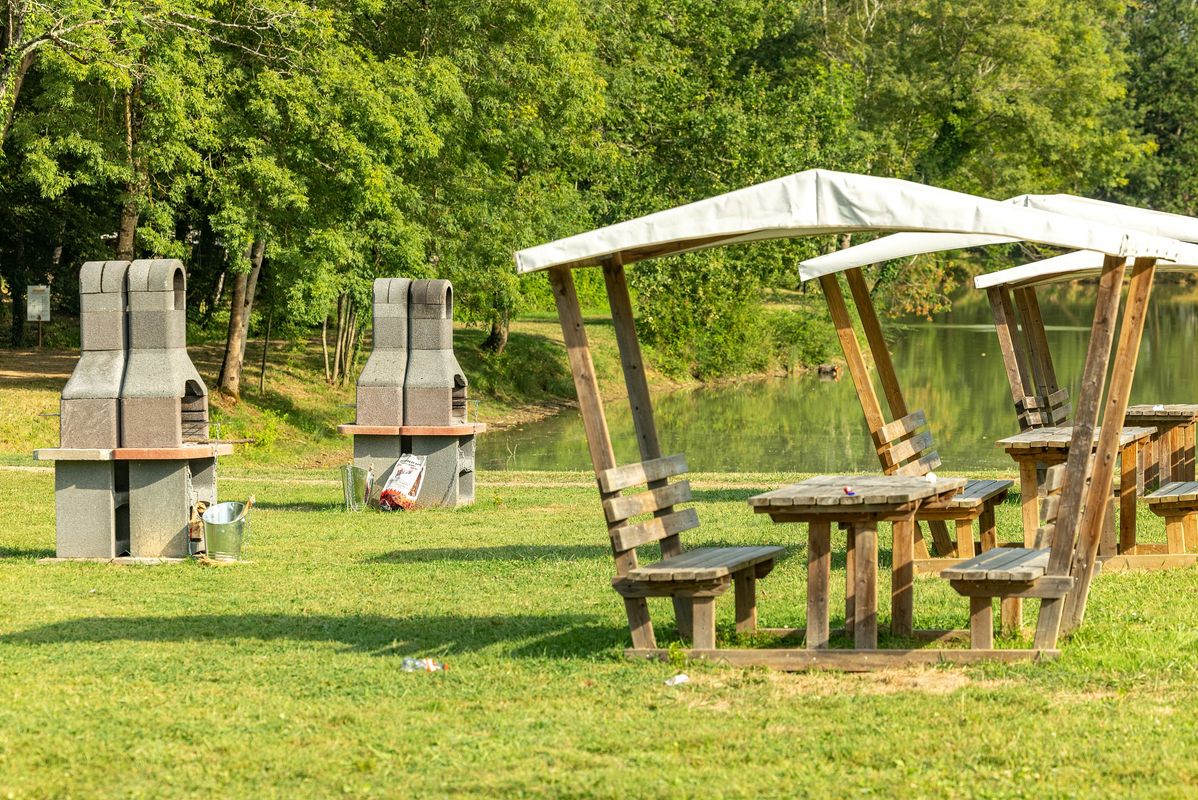 Campingplatz Château de Fonrives, Frankreich, Dordogne - Périgord