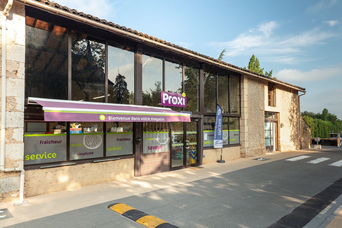 Campsite Château de Fonrives, France, Dordogne - Périgord