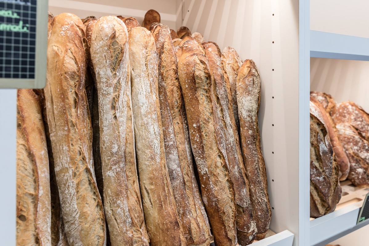 Tous les matins, vous pouvez profiter d'un service pain frais, baguettes, croissants ou pains au chocolat (chocolatines) dans le camping ! - Camping Saint Avit Loisirs, France, Dordogne - Périgord, St Avit de Vialard