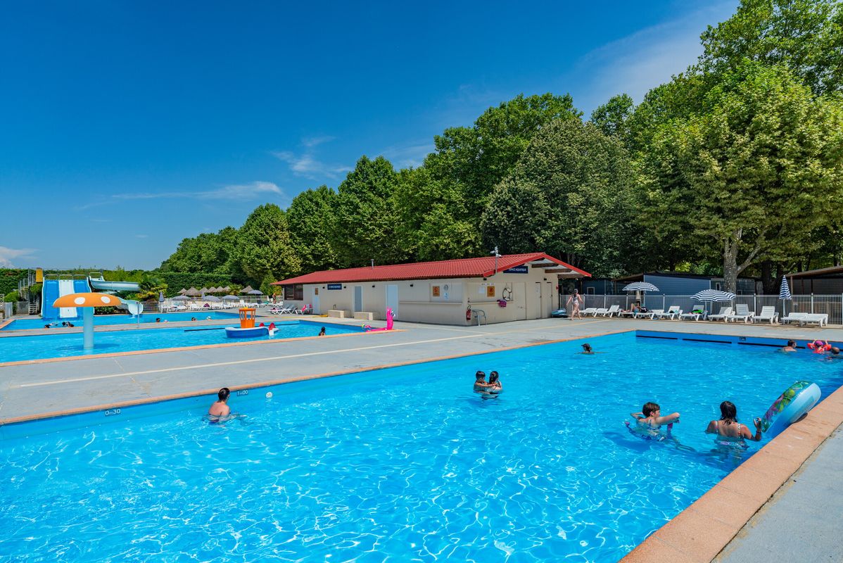 Camping Château de Galaure, France, Drôme, Châteauneuf-de-Galaure