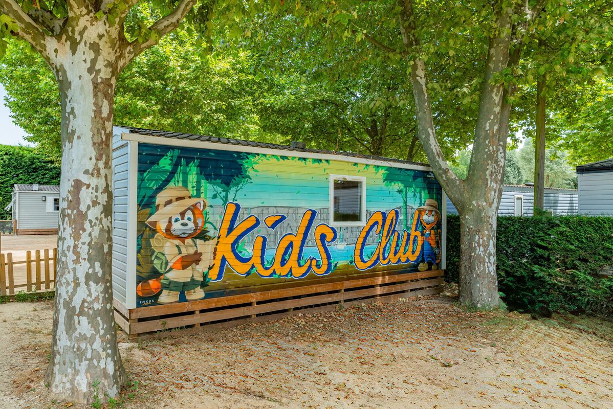 Camping Château de Galaure, France, Drôme, Châteauneuf-de-Galaure