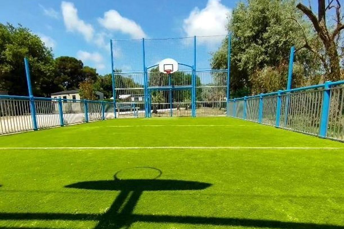 2024 : rénovation faite sur le city stade pour de meilleurs divertissements ! - Camping Falaise Narbonne-Plage, France, Languedoc Roussillon, Narbonne-Plage