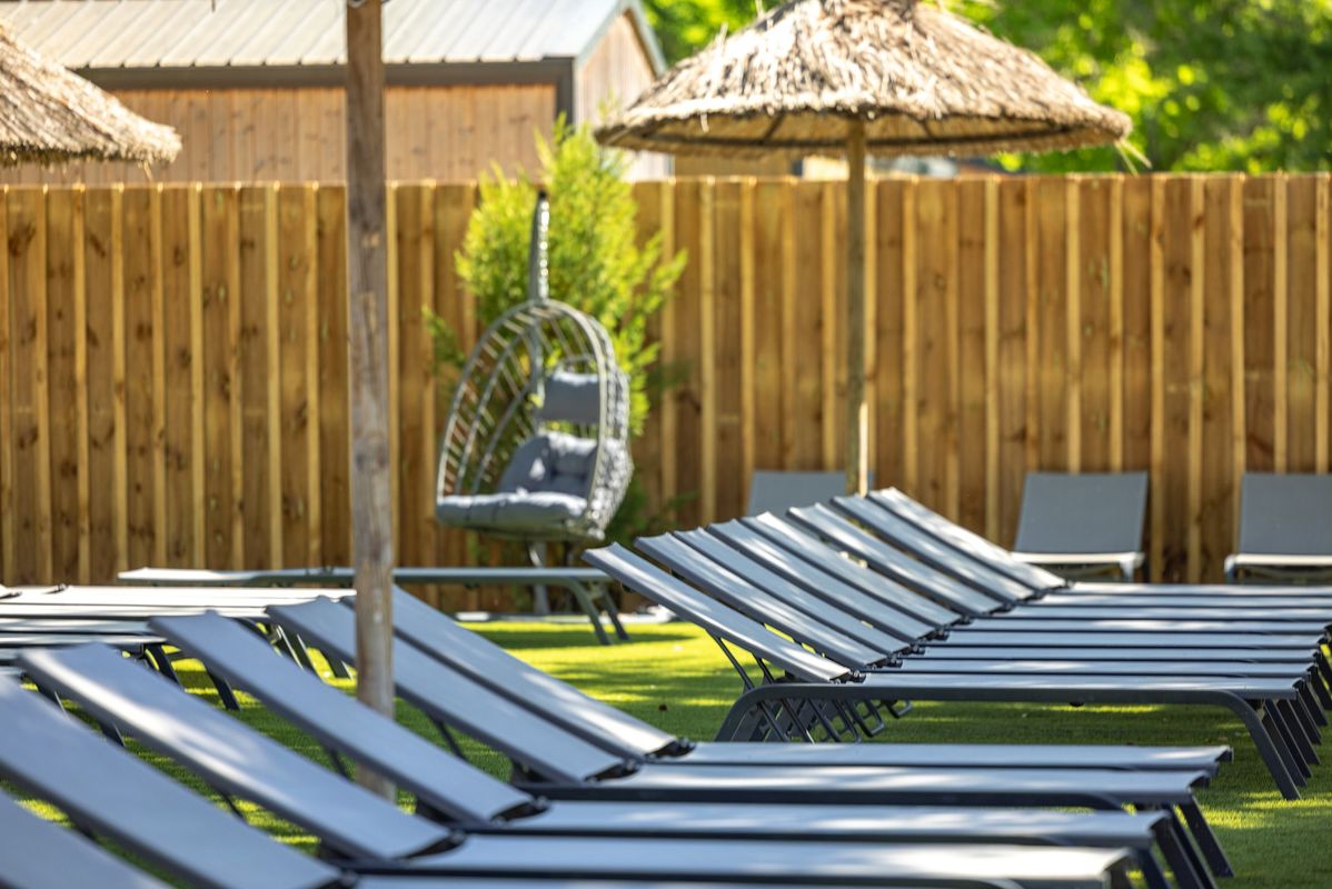 Profitez du solarium pour dorer tranquillement au soleil !  - Camping Mayotte Vacances, France, Les Landes, Biscarrosse