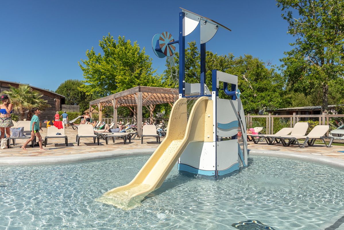 2024 : l'espace aquatique a été rénové pour plus de divertissements !  - Camping Mayotte Vacances, France, Les Landes, Biscarrosse