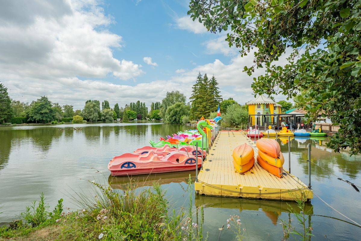 Campsite La Croix du Vieux Pont, France, Picardy, Berny-Rivière