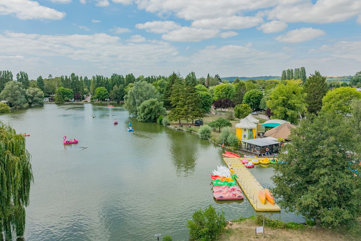 Campsite La Croix du Vieux Pont, France, Picardy, Berny-Rivière