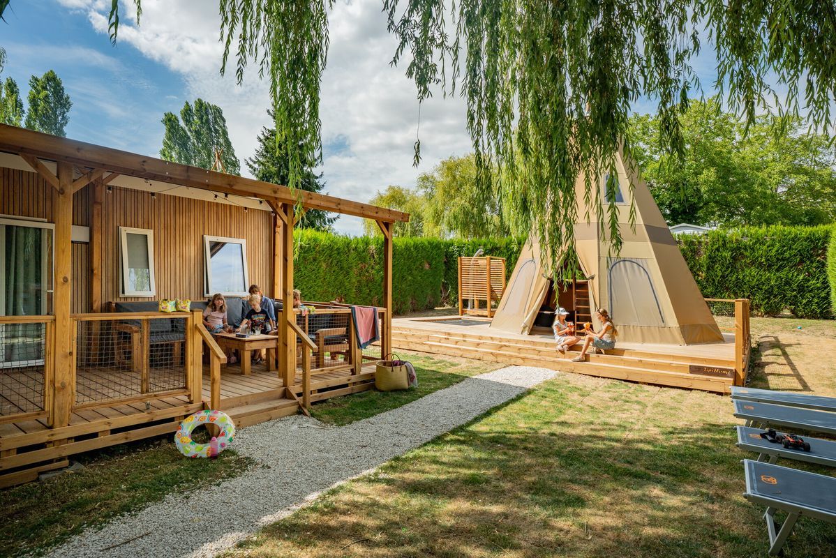 Campsite La Croix du Vieux Pont, France, Picardy, Berny-Rivière