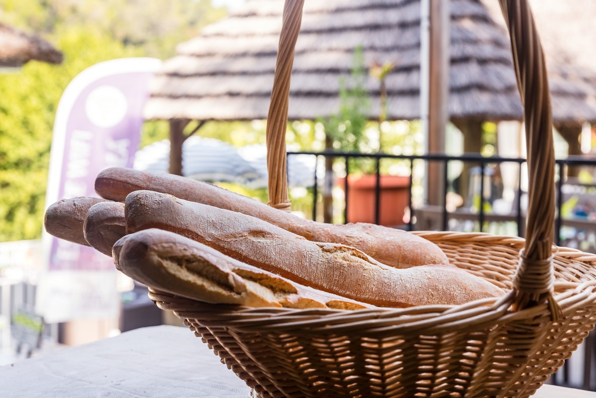 Tous les matins, pain frais et viennoiseries sur le camping - Camping Green Park, France, Provence Côte d'Azur, Cagnes-sur-Mer