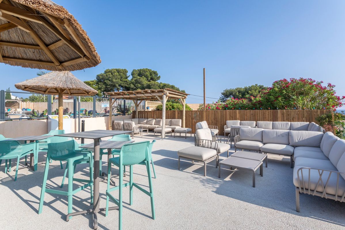 Rénovation 2025 : Venez savourer un moment de fraîcheur dans notre nouvel espace restaurant ! - Camping Lou Souleï, France, Provence Côte d'Azur, Carry le Rouet