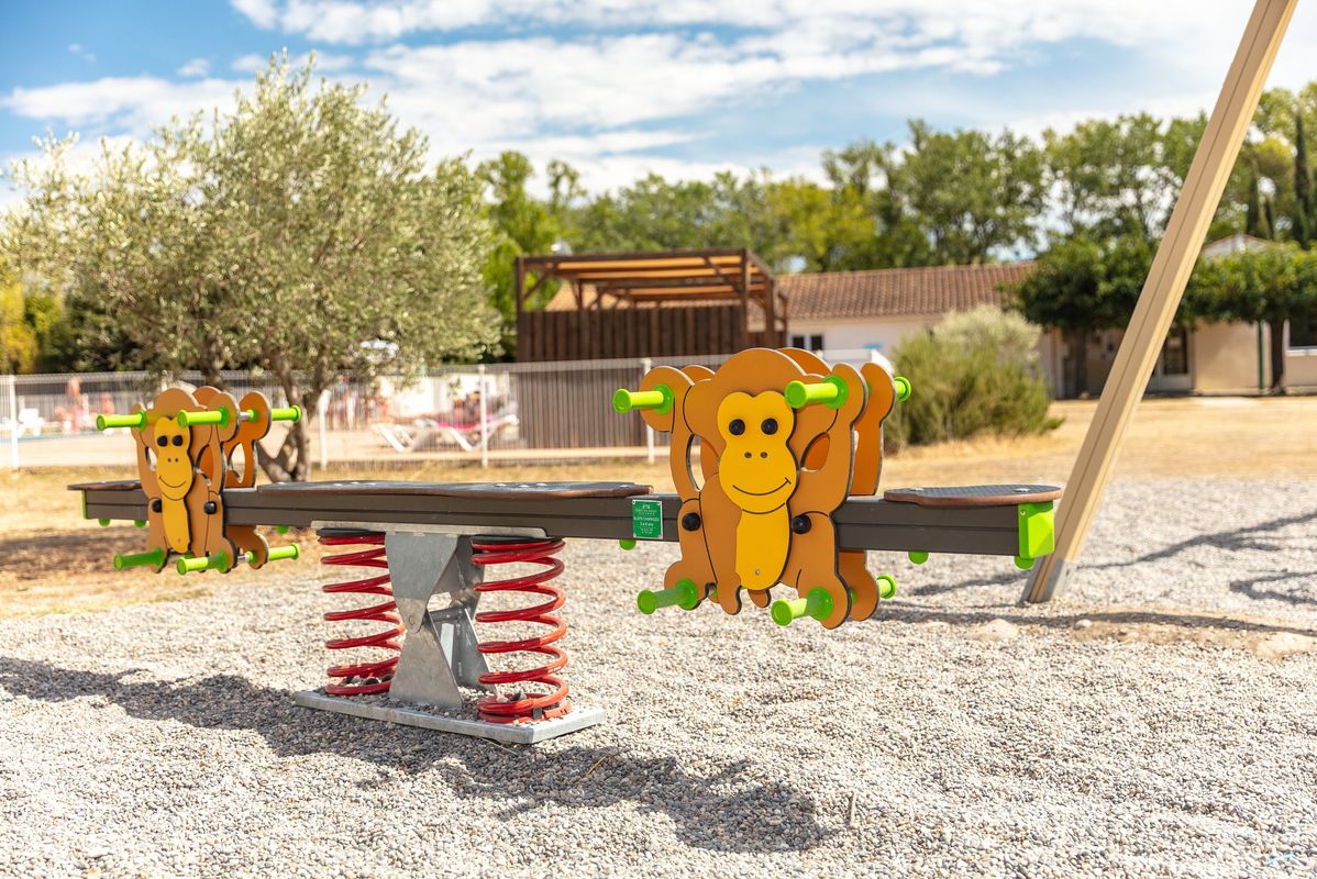Campingplatz Les Rives du Luberon, Frankreich, Provence Côte d'Azur, Cheval blanc
