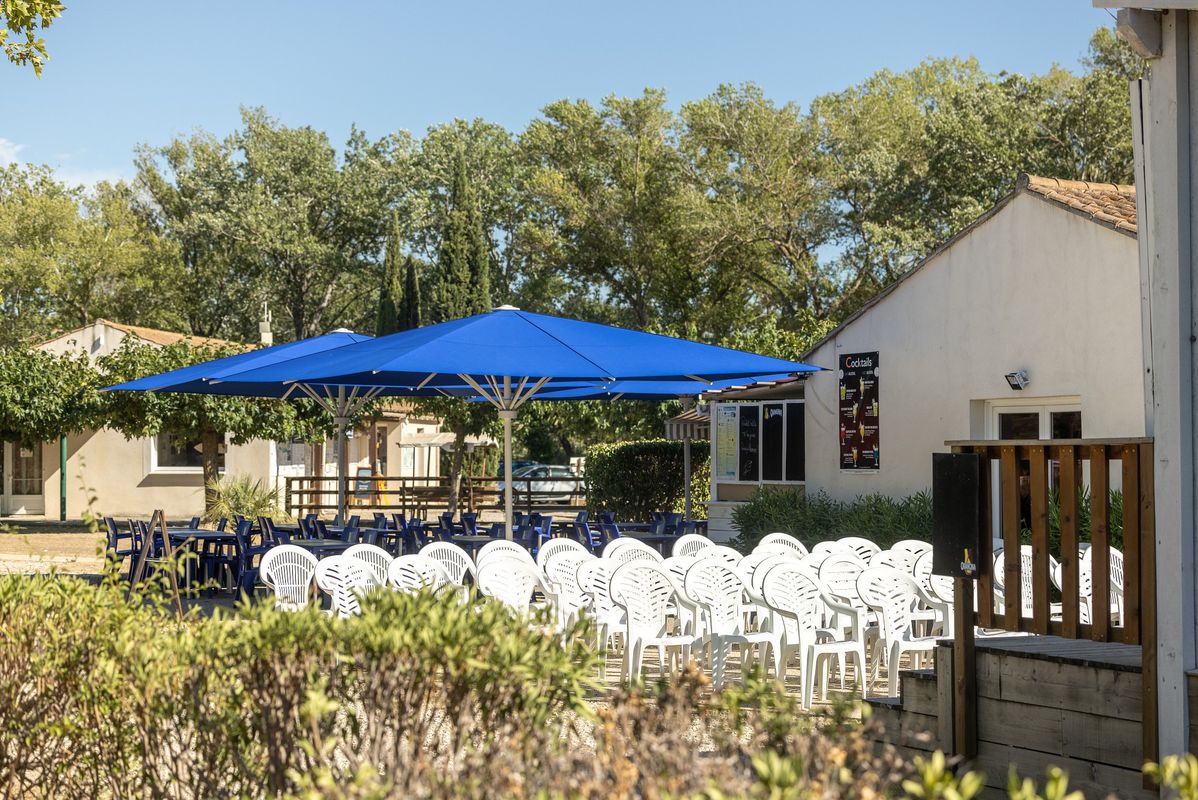 Campingplatz Les Rives du Luberon, Frankreich, Provence Côte d'Azur, Cheval blanc