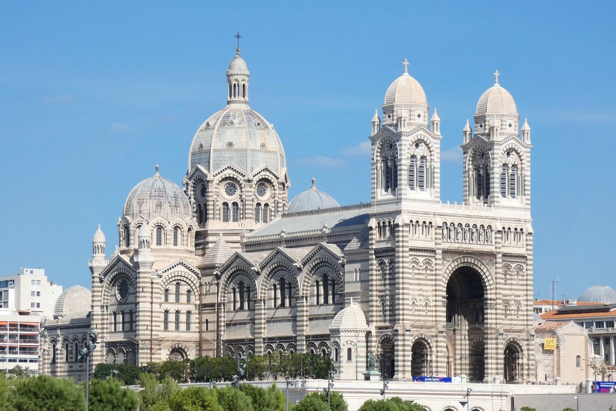 La cathédrale de Marseille, la "Major", lieu incontournable de la ville ! A 35km - Camping La Baie des Anges, France, Provence Côte d'Azur, La Ciotat