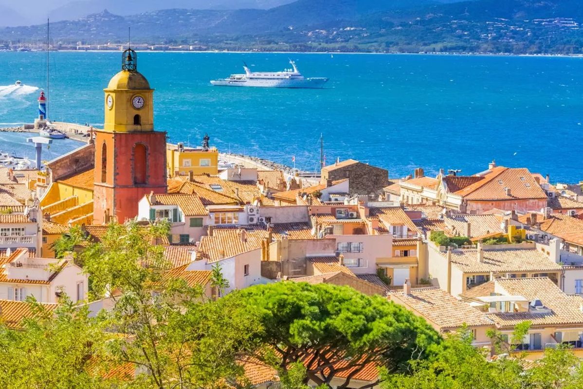 Passez une journée en famille inoubliable en excursion à Saint-Tropez situé à 10km ! - Camping Le Domaine des Naïades, France, Provence Côte d'Azur, Port Grimaud