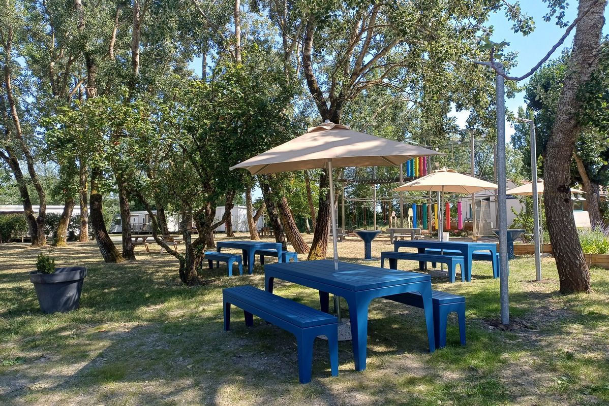 Nouveauté 2026 : votre nouvel espace barbecue est prêt ! À vos grillades ! - Camping Clos Cottet, France, Vendée, Angles