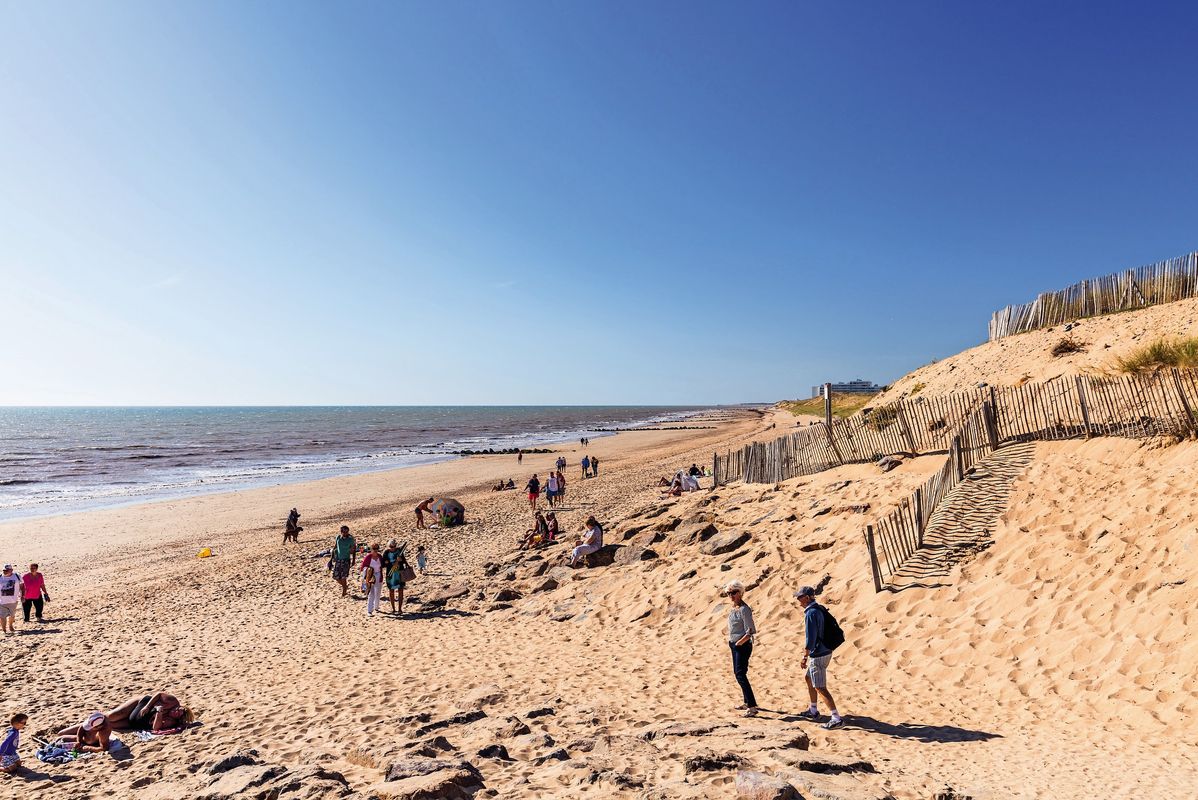 Plage à 400m  - Camping Le Domaine du Clarys, France, Vendée, Saint-Jean-De-Monts