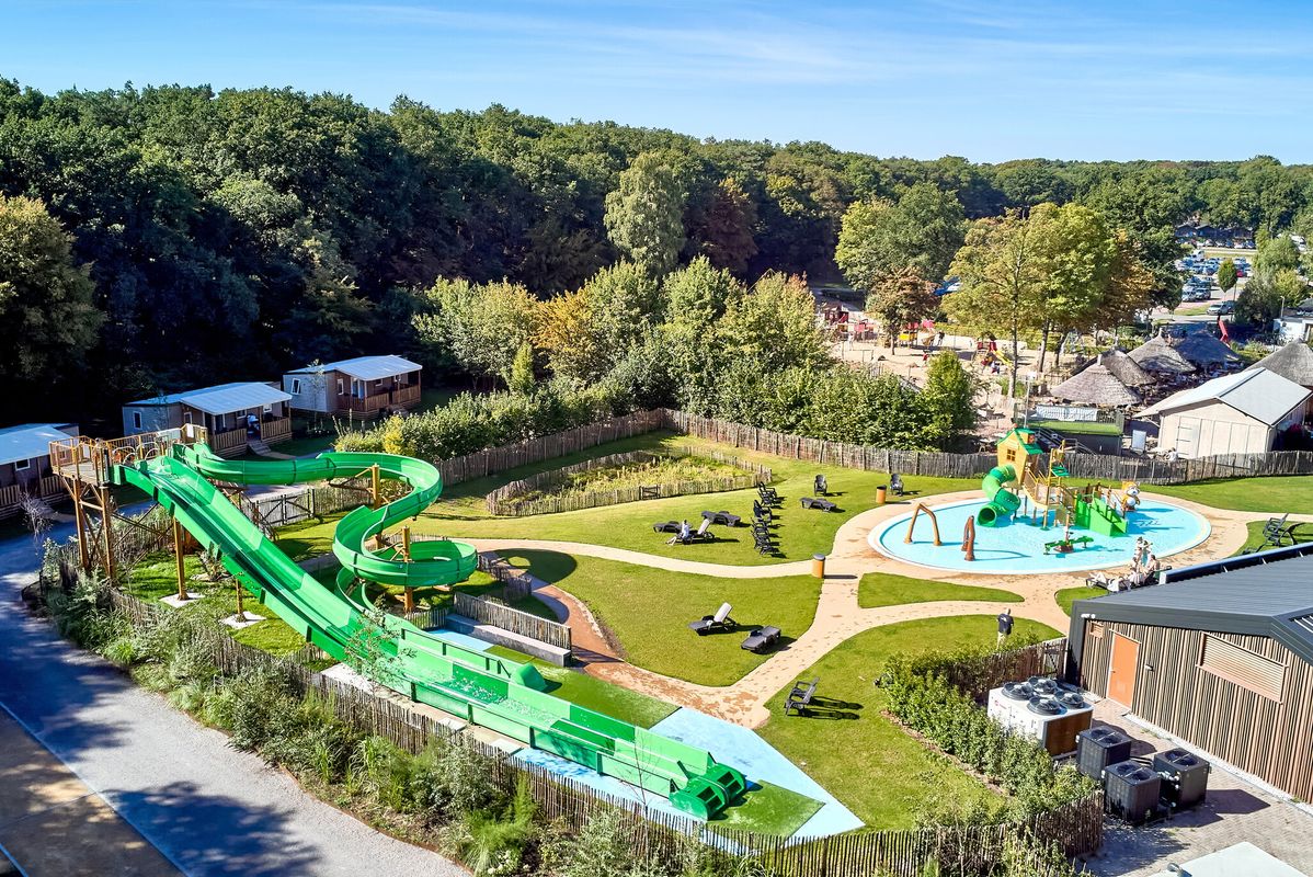Nouveauté 2024 : piscine couverte avec pataugeoire et jeux d'eau  - Camping Marvilla Parks Kaatsheuvel, Pays-Bas, Brabant-Septentrional, Kaatsheuvel