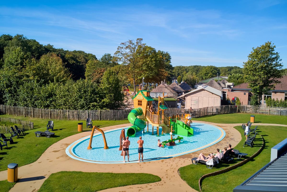 Nouveauté 2024 : piscine couverte avec pataugeoire et jeux d'eau - Camping Marvilla Parks Kaatsheuvel, Pays-Bas, Brabant-Septentrional, Kaatsheuvel
