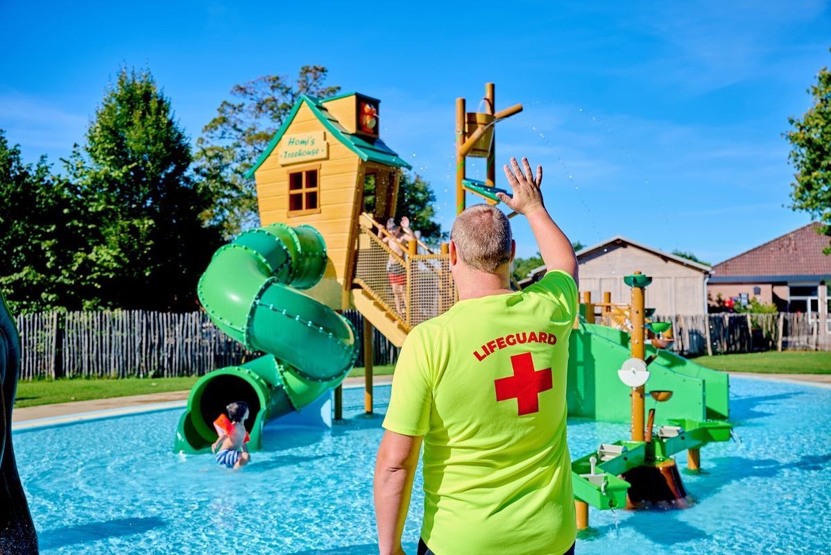 Nouveauté 2024 : piscine couverte avec pataugeoire et jeux d'eau - Camping Marvilla Parks Kaatsheuvel, Pays-Bas, Brabant-Septentrional, Kaatsheuvel