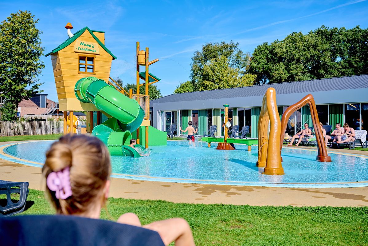 Nouveauté 2024 : piscine couverte avec pataugeoire et jeux d'eau - Camping Marvilla Parks Kaatsheuvel, Pays-Bas, Brabant-Septentrional, Kaatsheuvel