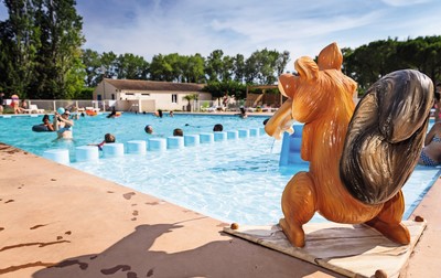 Camping Les Rives du Luberon, Frankrijk, Provence Côte d'Azur, Cheval blanc